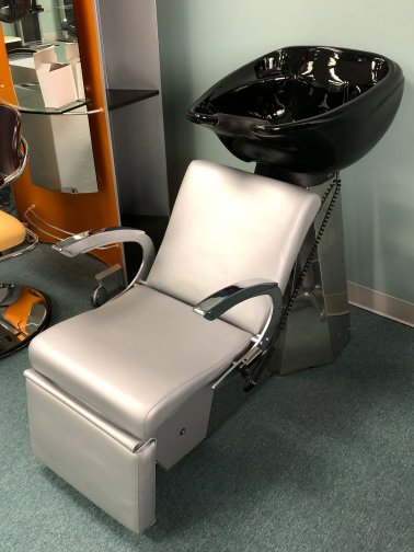 Pietranera Backwash with Motorized Footrest